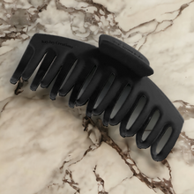 Load image into Gallery viewer, BLACK - Banana-style Hair Claw Clip
